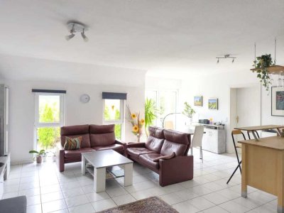 Singlewohnung | Charmante 2-Zimmer-Wohnung mit Balkon und Stellplatz in NW-Hambach