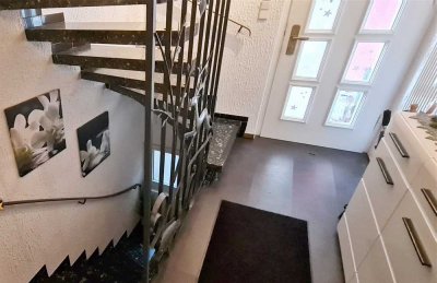 Gemütliche, helle,  2,5-Zimmer-DG-Wohnung mit Balkon und EBK in Brackenheim-Stockheim