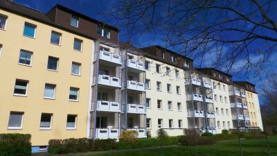 4-Raumwohnung in Reutershagen mit Laminat,  Tageslichtbad mit Wanne und Süd-Balkon...!!!