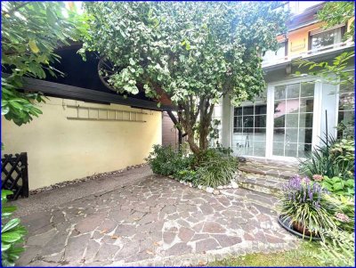 Großzügige Doppelhaushälfte mit 6 Zimmern, Wintergarten, Dachstudio, PV, Garage & Carport