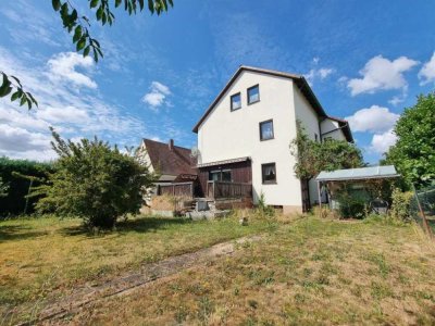 Die Lage macht´s ...
Stattliches Zweifamilienhaus mit Garage ...