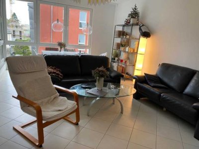 Exklusive vollmöbilierte 3-Zimmer-Wohnung  mit Balkon, Einbauküche und Fußbodenheizung in Frankfurt