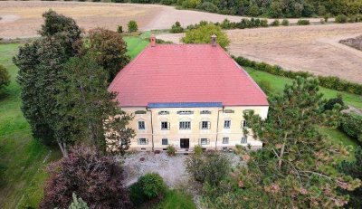 Althofen: 7.500m² Park mit wunderschönem Schloss