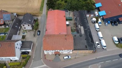 Mehrfamilienhaus mit 3 Halle und viele potenzialen für Bauen
