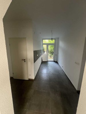 Erstbezug nach Sanierung mit Balkon: attraktive 2,5-Zimmer-Wohnung in 46117 Oberhausen am Olga Park