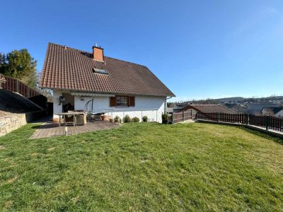 Wohlfühl-Zuhause im Landhausstil – familienfreundliches Traumhaus mit Garten, Sauna & Kamin