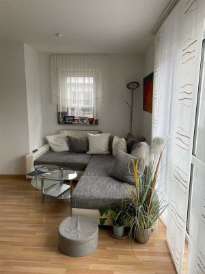 Helle, gepflegte Maisonettwohnung mit eigenem Hauseingang, Balkon und eigenem Stellplatz