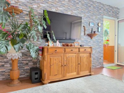 Gemütliche und gepflegte 3-Zimmer-Wohnung im ersten Obergeschoss mit Aufzug