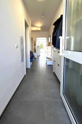 Gartenwohnung als Maisonette: 4 Zimmer, EBK, Garten, 2x Stellplatz