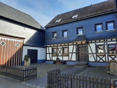 Die Perle im Hunsrück! Komplett, aufwendig saniertes Fachwerkaus mit viel Platz!