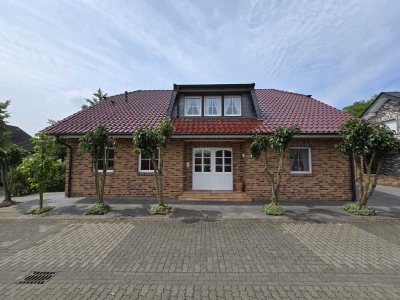 Geräumiges sehr gepflegtes EFH in ruhiger Wohnlage mit schönem Grundstück und Doppelgarage