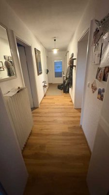 Erstbezug nach Sanierung: freundliche 3-Zimmer-Wohnung mit Einbauküche und Balkon in Salzweg