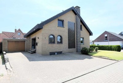 Freistehendes Einfamilienhaus mit Garage, vollunterkellert