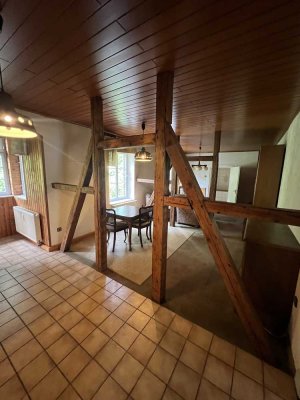 4 Familienhaus (270 qm Wohnfläche)* teilw. vermietet*1100 Kaltmiete*Garten*Privat*Ruhig*