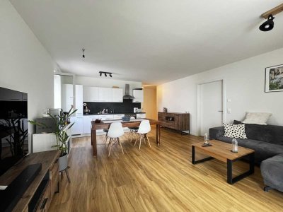 Helle 3-Zimmer-Wohnung mit Terrasse und Einbauküche