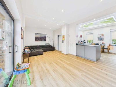 Verborgene Schönheit – Familiendomizil mit Atrium und Raum für stilvolles Mehrgenerationenwohnen