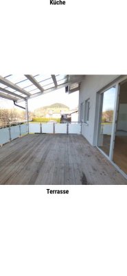 Schöne und neuwertige 4-Zimmer-Maisonette-Wohnung mit geh. Innenausstattung mit Balkon in Grünenbach