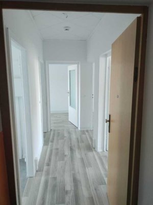 269 € | 69 qm | 4 ZKB Balkon | Günstige Fernwärme