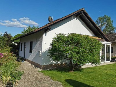 * SEIT 1992 IMMO-ZAHN * Idyllisch wohnen am See : Freist.Haus mit Garten & Garage *
