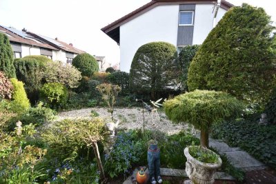 *Solides Reihenhaus mit Garage und viel Platz**Individueller Grundriss**