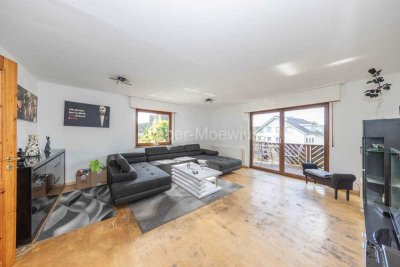 Doppelhaushälfte mit pflegeleichtem Garten, 4 Zimmer, Balkon und Hobbyraum