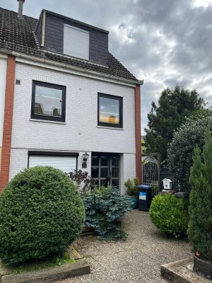 Attraktives 4-Zimmer-Reihenendhaus mit Einbauküche in Tenever, Bremen