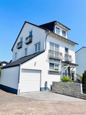 Familienidyll mit Mehrwert: Freistehendes Einfamilienhaus MIT EINLIEGERWOHNUNG in bevorzugter Lage