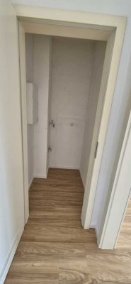 Stilvolle, modernisierte 2-Zimmer-Wohnung mit geh. Innenausstattung mit Balkon und EBK in Düsseldorf