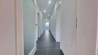 Sanierte, stufenlose 3,5-Zimmer-Wohnung mit Terrasse und Stellplätzen in ruhiger Lage von Hüttenfeld