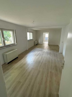 3 Zimmer + Loggia mitten in Ober Mörlen - frisch saniert