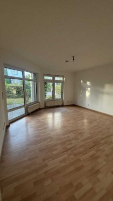 2 Zimmer Erdgeschosswohnung mit überdachter Terrasse in Hamburg-Schnelsen