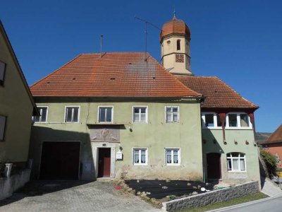 Charmantes Baudenkmal mit Geschichte und Potenzial – ehemaliger Bauernhof in Aufkirchen