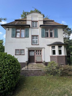 Repräsentative Villa mit parkähnlichem Grundstück