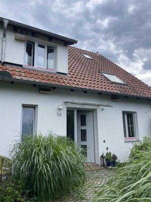 Attraktive Doppelhaushälfte mit Garten