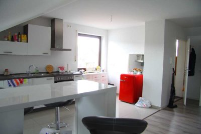 2-Zimmer-Dachgeschosswohnung in Kirchheim b. München