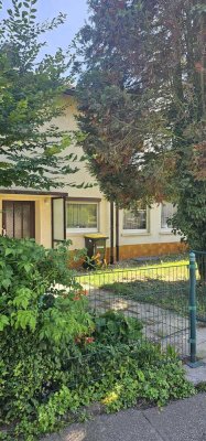 Charmante Doppelhaushälfte mit viel Potenzial für die kleine/ junge Familie