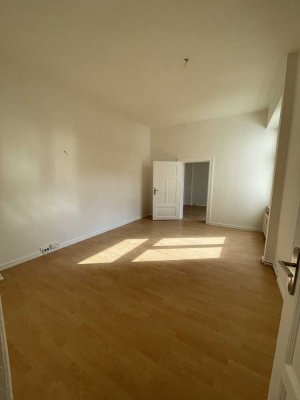 ***RESERVIERT*** 4 Zimmer Wohnung im Erdgeschoss in Magdeburg (ALG II ab 5 Personen) ab sofort!