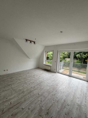 WBS Schein für 2 Personen erforderlich! 2-Zimmer-Maisonettewohnung mit Balkon