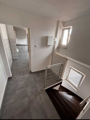 Helle 2 Zimmer Wohnung mit separatem Eingang