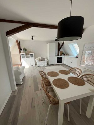 Dachgeschoss-Wohnung - 64 qm - ab 01.08.2025
