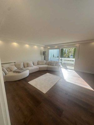 Luxuriöse renovierte 4-Zimmer-Terrassen Wohnung