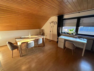 Attraktive und gepflegte 2,5-Raum-DG-Wohnung in Dudenhofen