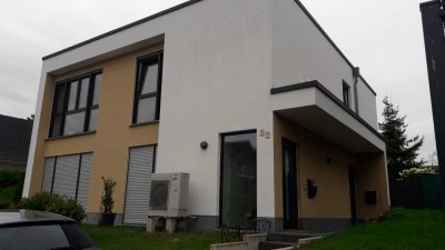 Modernes Zweifamielienhaus in Neunkirchen-Seelscheid