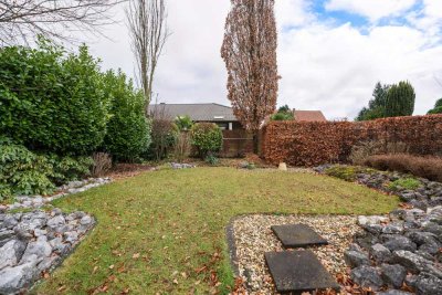 Charmantes Einfamilienhaus mit großem Garten, Kamin und Photovoltaikanlage !!