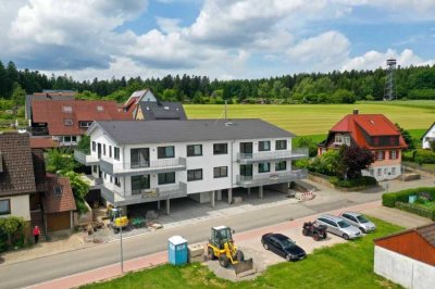 Erstbezug mit Balkon: Stilvolle 3-Zimmer-Wohnung mit gehobener Innenausstattung in Loßburg