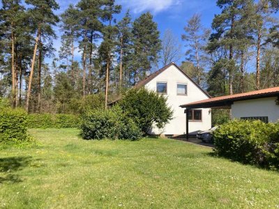 Idyllisches Zuhause im Grünen mit großem Garten  und Nebengebäude in Schwarzenbruck