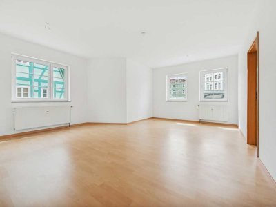+++Romantische Stadtkern-Lage in Sebnitz: familienfreundliche 3-R-W mit 65 m2 & Bad inkl. Wanne!+++