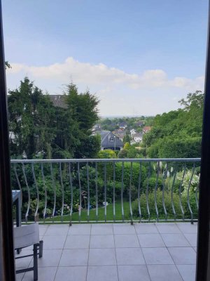 4-Zimmer-Wohnung am Rosenberg (Marxheim) mit Kamin und Balkon