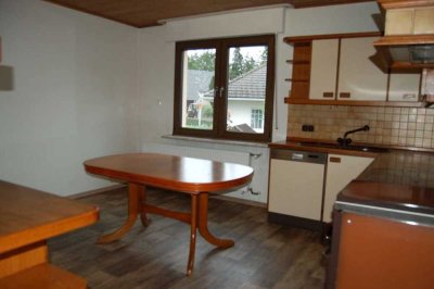 "SCHICKE ERDGESCHOSSWOHNUNG MIT EINBAUKÜCHE UND BALKON - NÄHE KAISERSESCH"