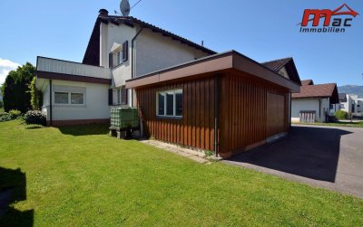 Geräumiges Mehrfamilienhaus auf großem Baugrund in bester Lage